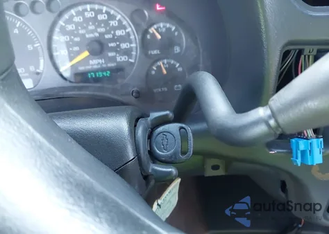 2000 Chevrolet Blazer Ls from USA, damaged, VIN 1GNDT13W3Y2134426